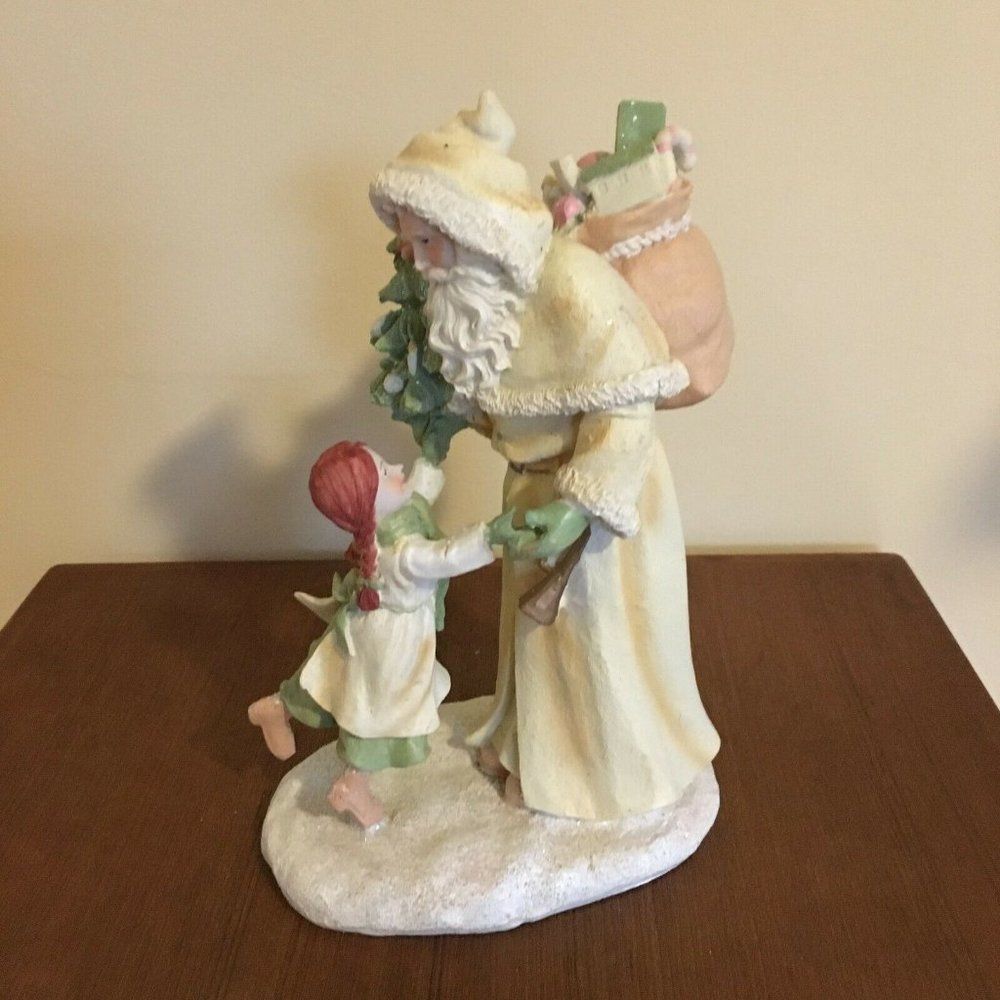 Santa White Christmas Resin Statue Figure